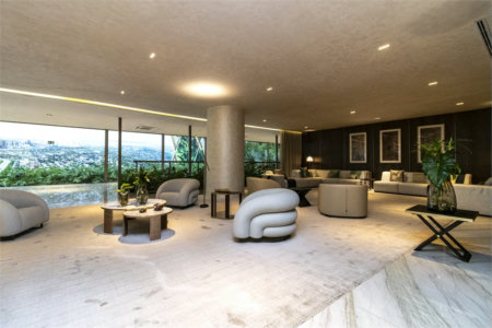 Apartamento à venda com 4 suítes em Jardim Guedala, São Paulo, SP