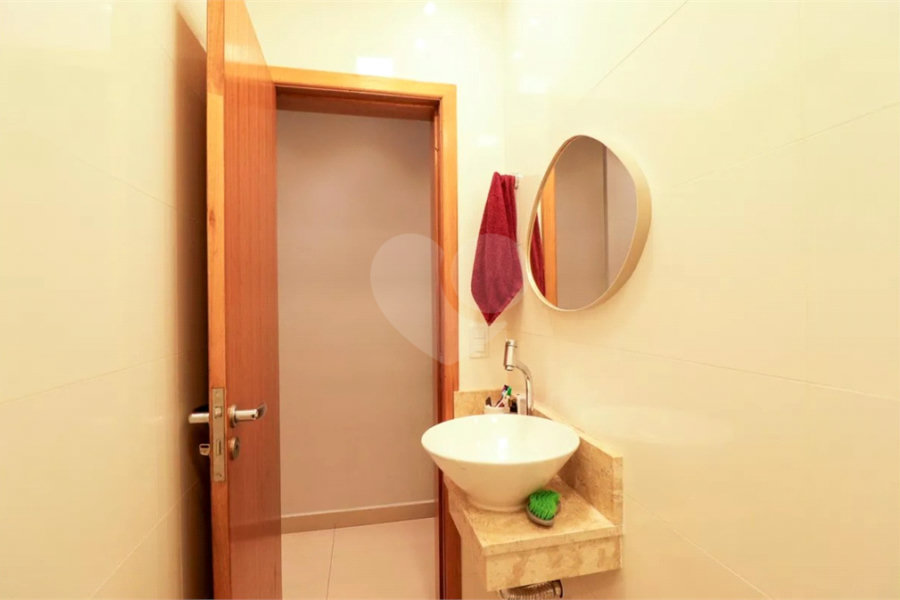 Casa à venda com 3 quartos, sendo 1 suíte, no condomínio Smile View, São Paulo - SP