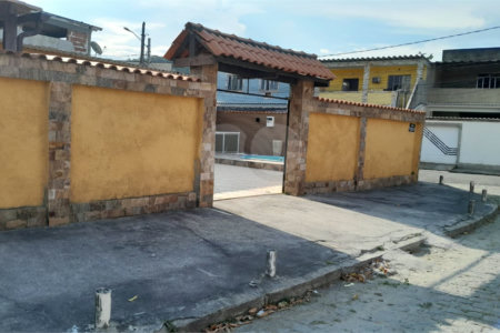 Casa à venda com 2 quartos, sendo 1 suíte, em Cosmos, Rio de Janeiro, RJ