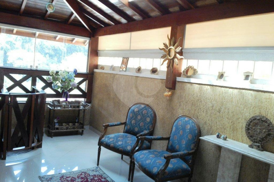 Casa à venda com 4 quartos, sendo 2 suítes,  em Horto, São Paulo, SP