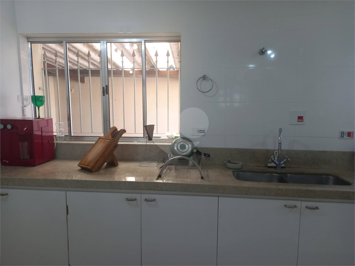 Sobrado à venda com 4 quartos, sendo 2 suítes, em Tremembé, São Paulo, SP