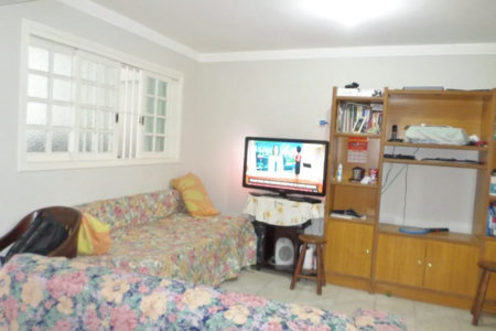 Casa à venda com 6 quartos, sendo 2 suítes, em Vila Universitária, São Paulo, SP