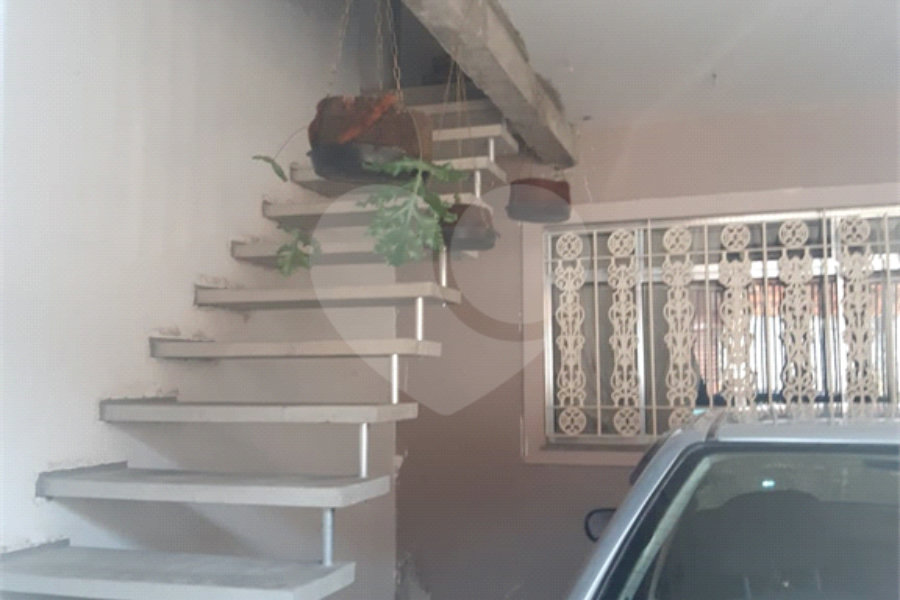 Sobrado à venda com 5 quartos, sendo 3 suítes, em Horto, São Paulo, SP