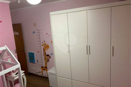 Casa à venda com 3 quartos, sendo 1 suíte, no condomínio Residencial Gabriela, São Paulo - SP
