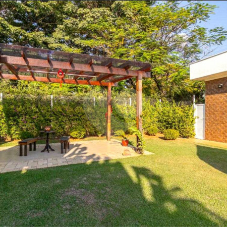 Casa à venda com 3 quartos, sendo 1 suíte, no condomínio Vale do Lago, Sorocaba - SP