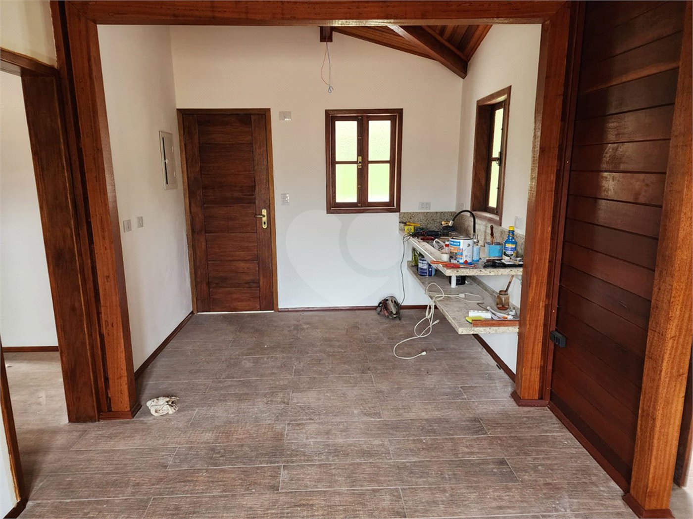 Casa à venda com 2 quartos, sendo 1 suíte, no condomínio Chácara Pedra Grande, Atibaia - SP