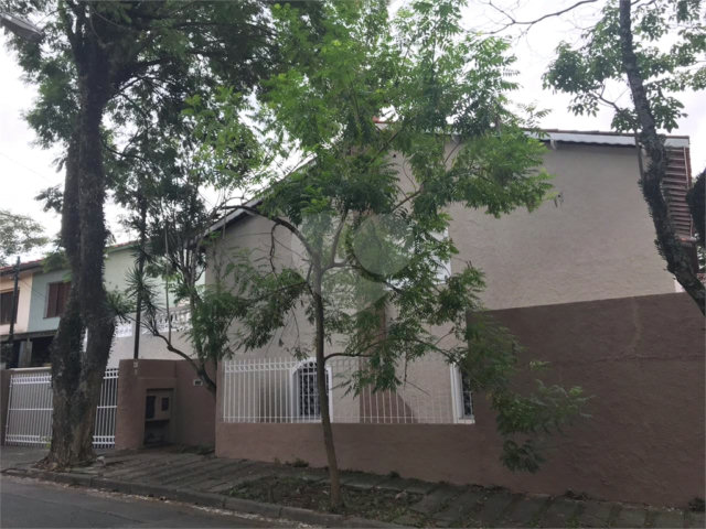 Sobrado à venda com 4 quartos, sendo 1 suíte,  em Jardim Floresta, São Paulo, SP