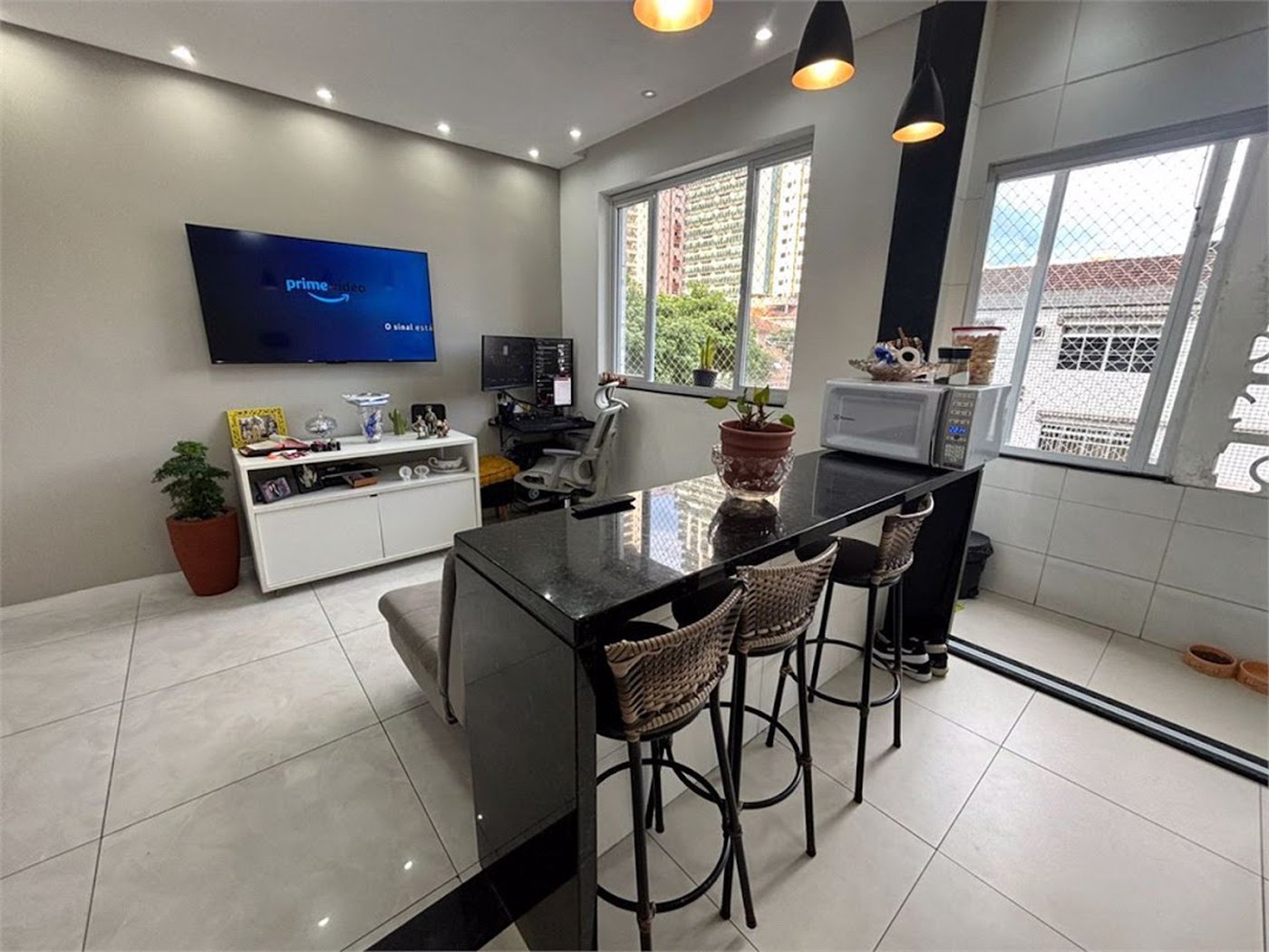 Apartamento Residencial à venda, Gonzaga, Santos - AP0557.