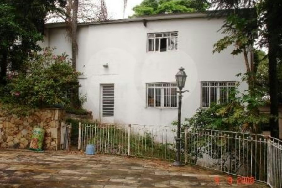 Sobrado à venda com 5 quartos, sendo 3 suítes,  em Vila Irmãos Arnoni, São Paulo, SP