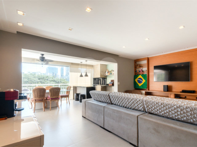 Apartamento à venda com 4 quartos, sendo 2 suítes,  em Brooklin, São Paulo, SP