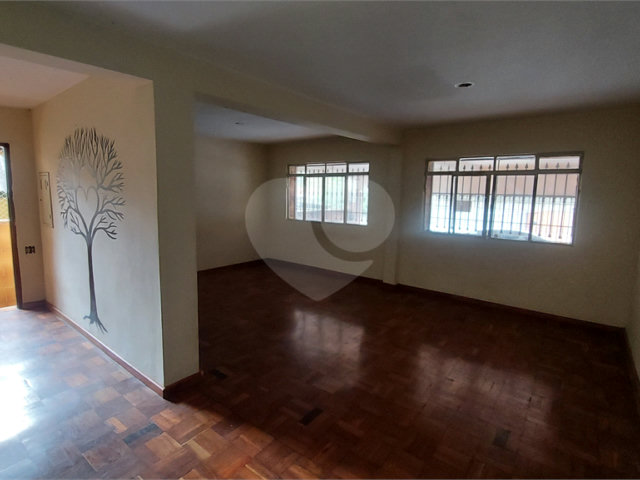 Sobrado à venda com 4 quartos, sendo 1 suíte,  em Vila Guarani, São Paulo, SP