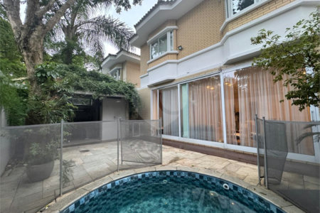 Casa à venda com 4 quartos, sendo 3 suítes, no condomínio Saint James Special Houses, São Paulo - SP