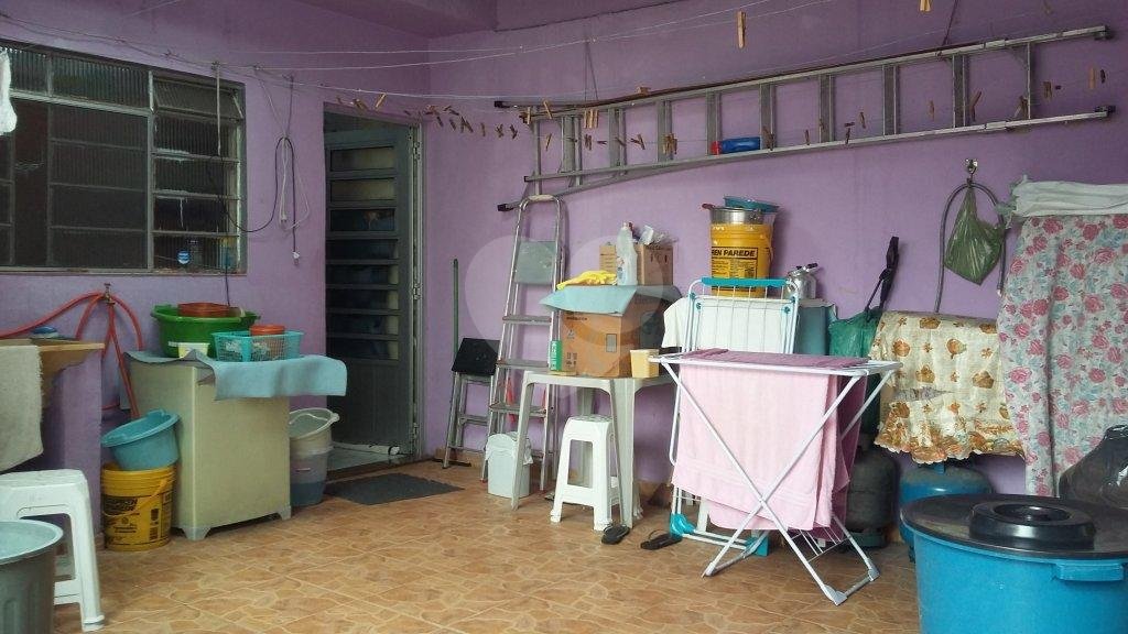Sobrado à venda com 3 quartos em Parque Peruche, São Paulo, SP