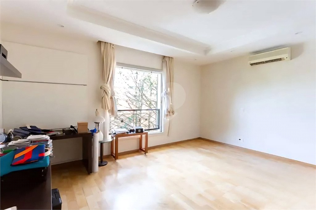 Casa à venda com 4 suítes em Jardim Leonor, São Paulo, SP