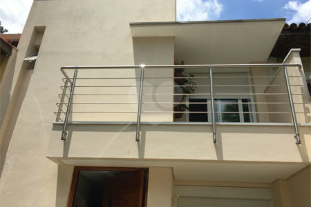 Sobrado à venda com 3 quartos, sendo 1 suíte, em Alto da Boa Vista, São Paulo, SP