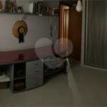 Casa à venda com 3 quartos, sendo 1 suíte,  no condomínio Residencial Vila Irmãos Arnoni, São Paulo - SP