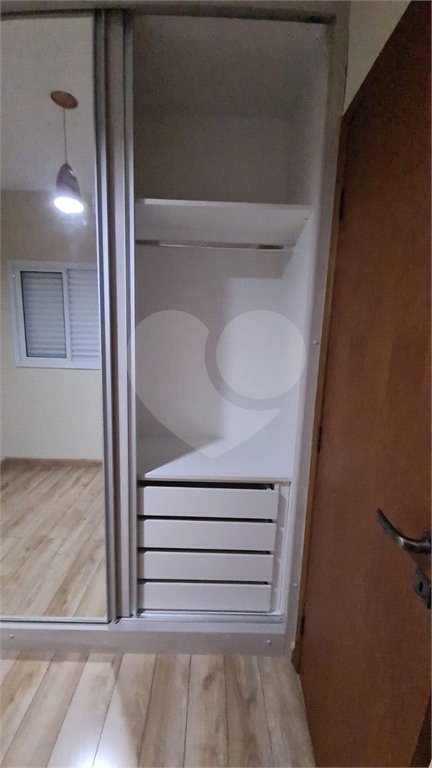 Casa à venda com 3 quartos, sendo 1 suíte, no condomínio Alvorada Parque Vitória, São Paulo - SP
