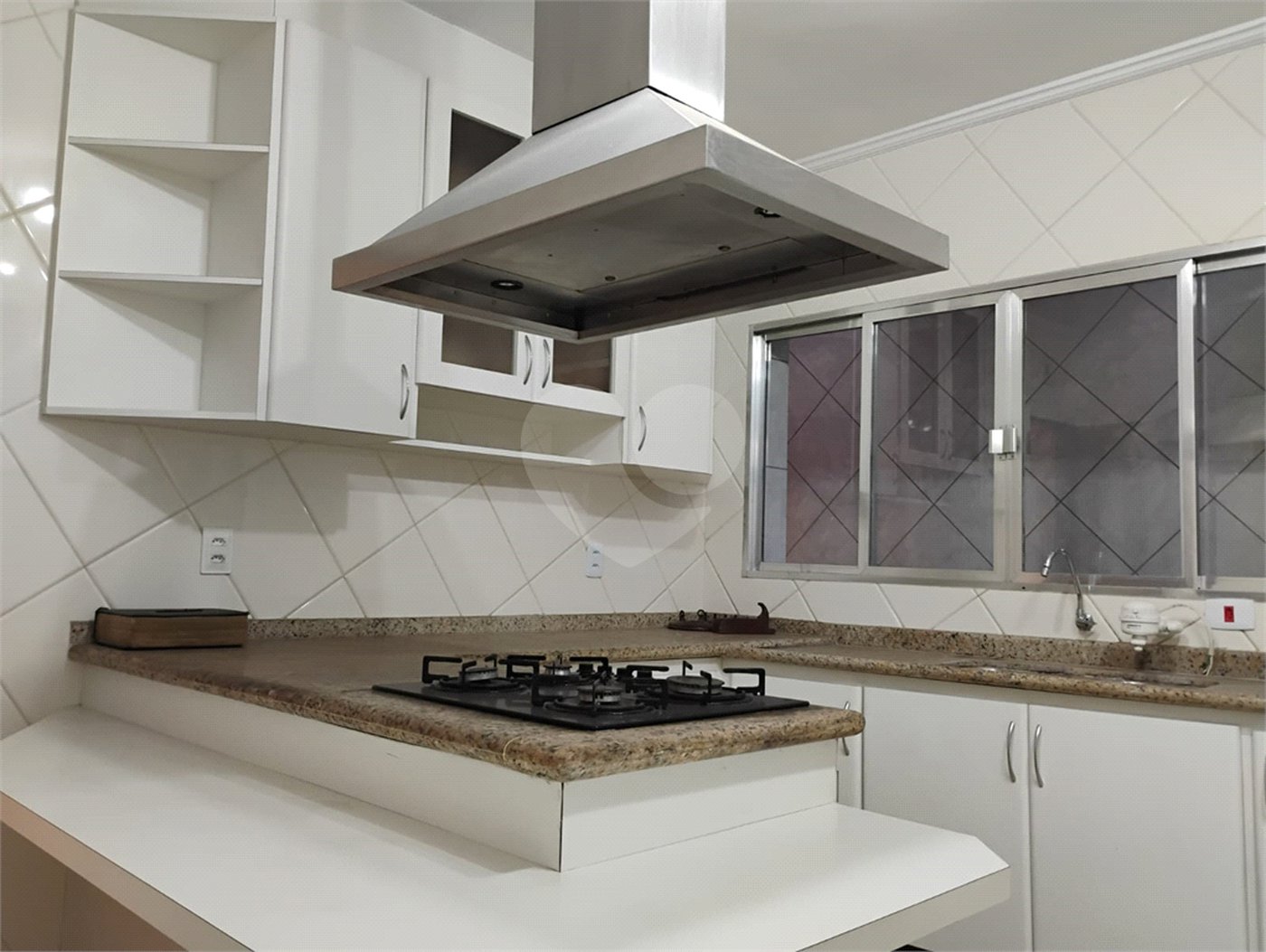 Sobrado à venda com 3 quartos, sendo 1 suíte, em Vila Paulista, São Paulo, SP
