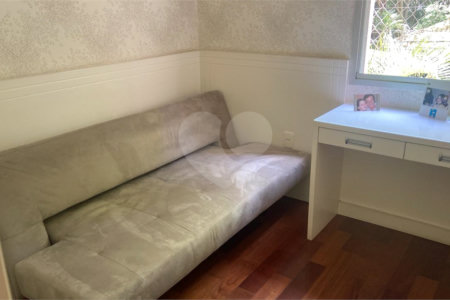 Apartamento à venda com 3 quartos, sendo 1 suíte, em Jardim Marajoara, São Paulo, SP