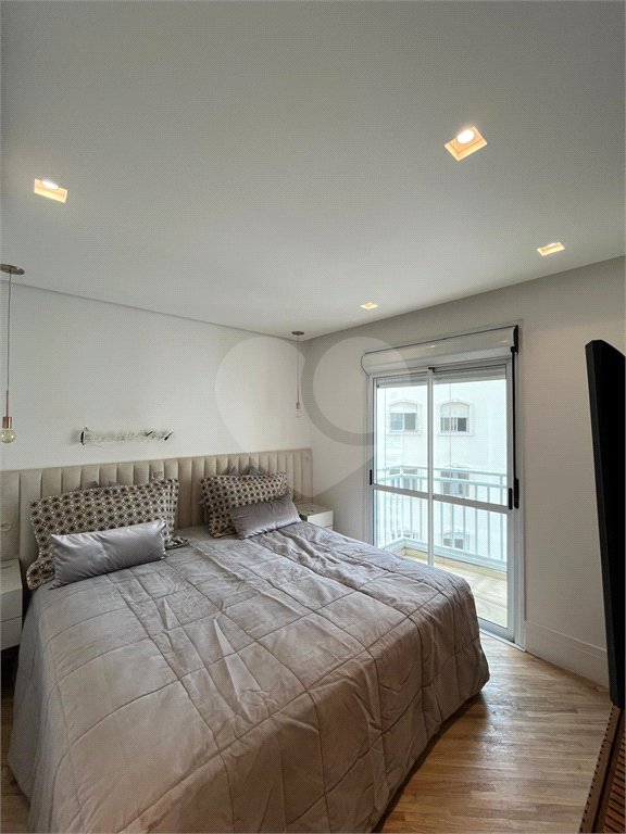 Apartamento à venda com 3 quartos, sendo 2 suítes, em Cerqueira César, São Paulo, SP