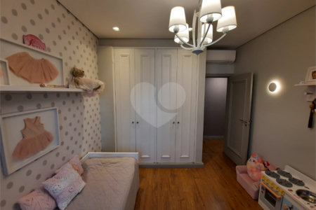 Apartamento de 257m² a venda em Moema, reformado, 4 dorms, 3 suítes, fora de rota,, 4 vagas