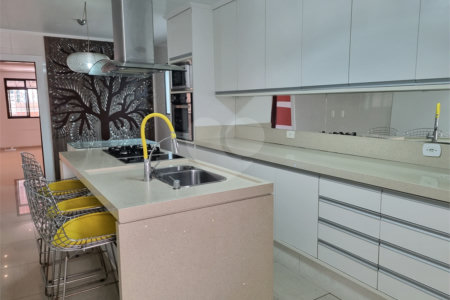 Sobrado à venda com 3 quartos, sendo 2 suítes, em Jardim Duprat, São Paulo, SP