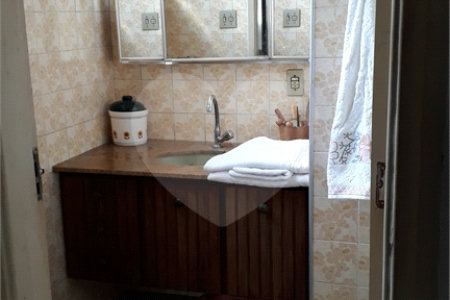 Sobrado à venda com 5 quartos, sendo 1 suíte, em Chácara Santo Antônio, São Paulo, SP