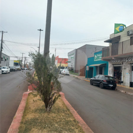 Casa à venda com 3 quartos no Centro, Inocência, MS