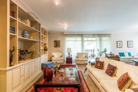 Casa à venda com 5 quartos, sendo 3 suítes, em Alto da Boa Vista, São Paulo, SP