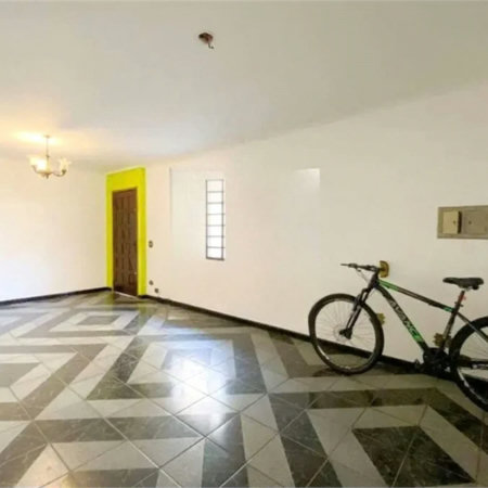 Sobrado à venda com 4 quartos em Vila Ipojuca, São Paulo, SP