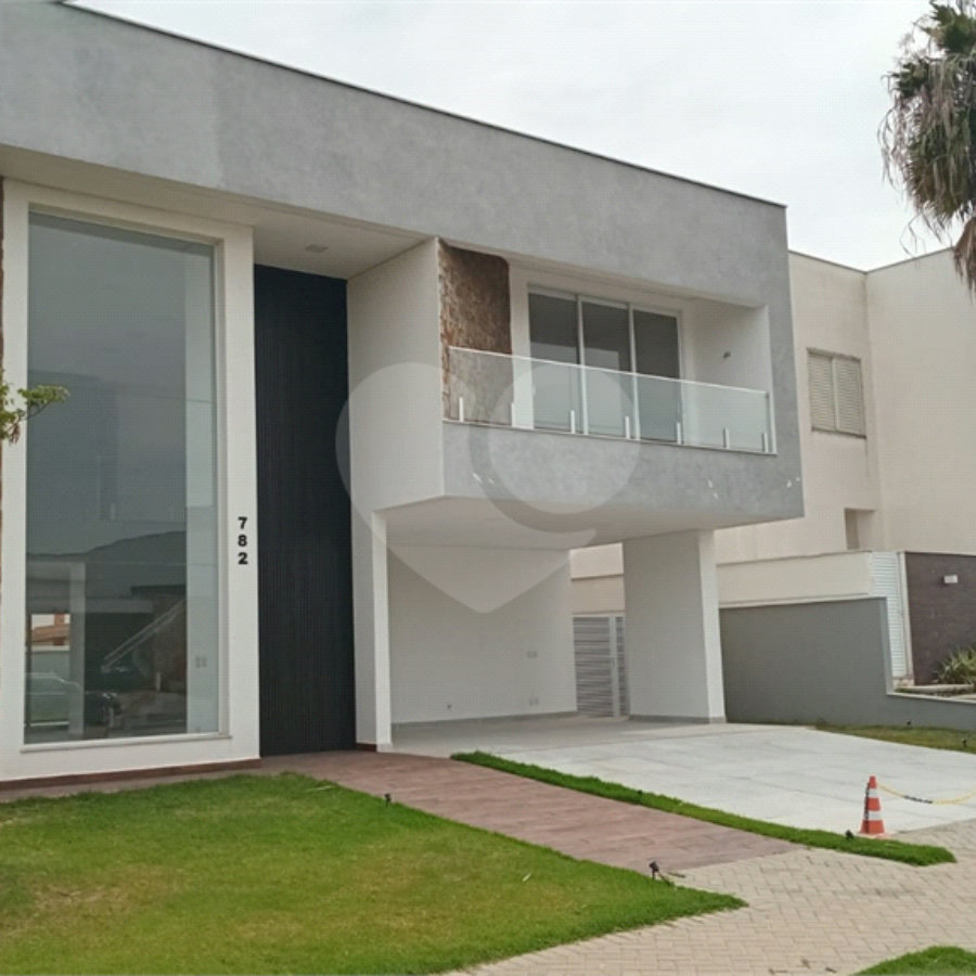 Casa à venda com 5 suítes no condomínio Alphaville Nova Esplanada 1, Votorantim - SP