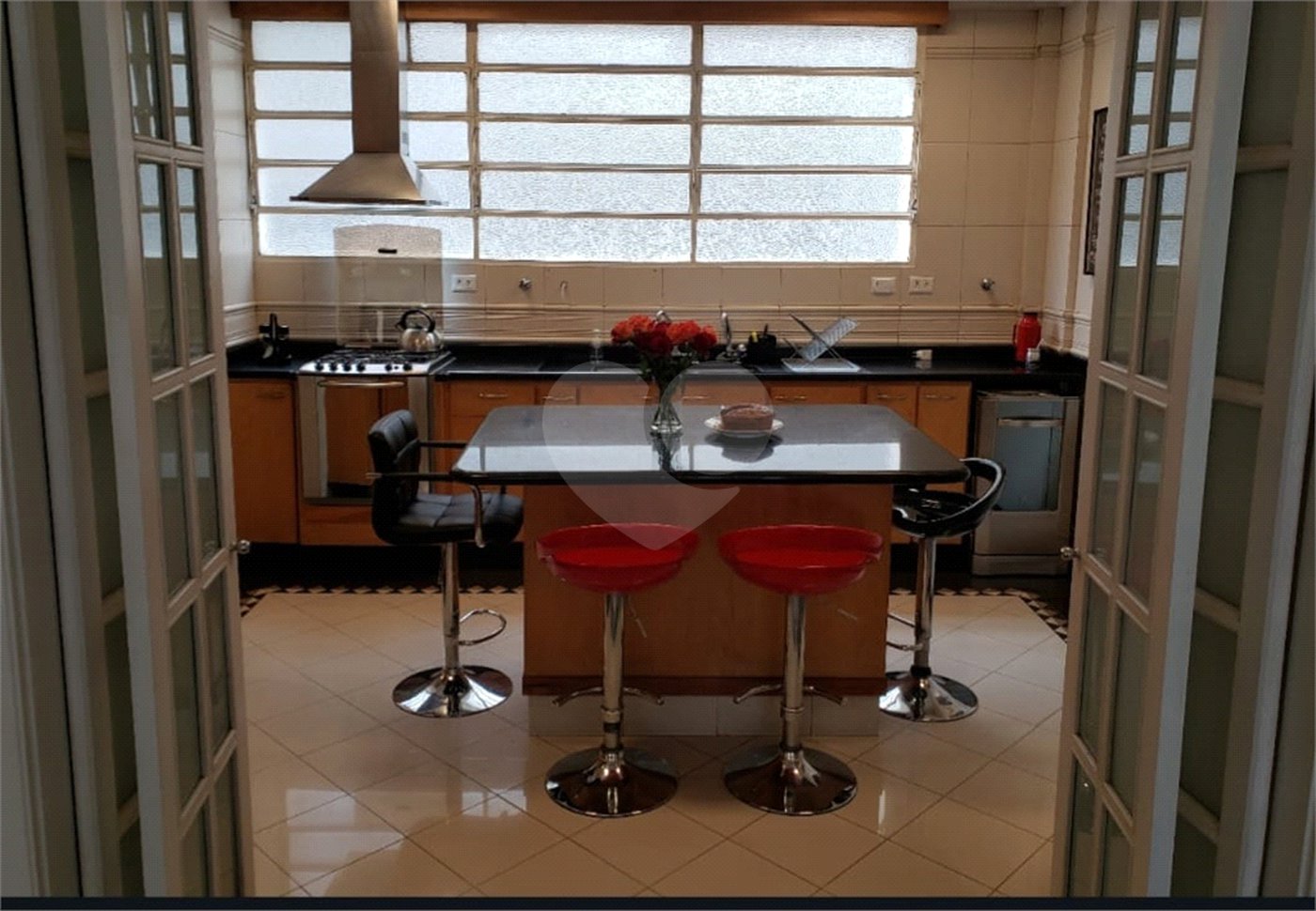 Apartamento à venda com 3 quartos, sendo 1 suíte,  em Jardim América, São Paulo, SP