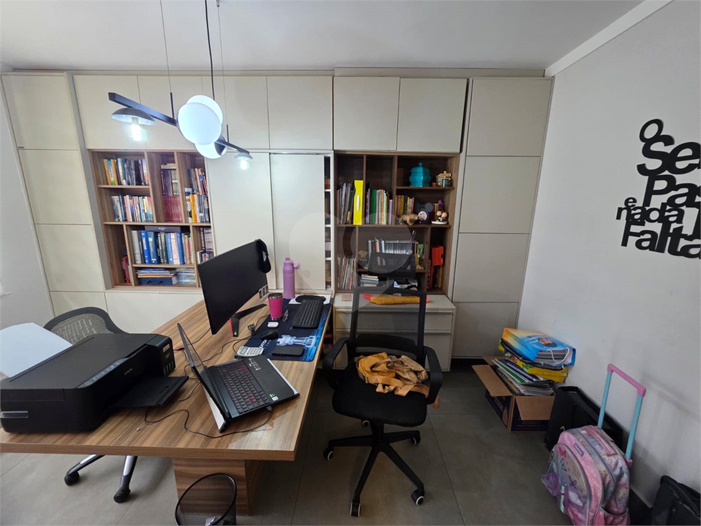 Casa à venda com 4 suítes no condomínio Residencial Jardim Primavera, Louveira - SP