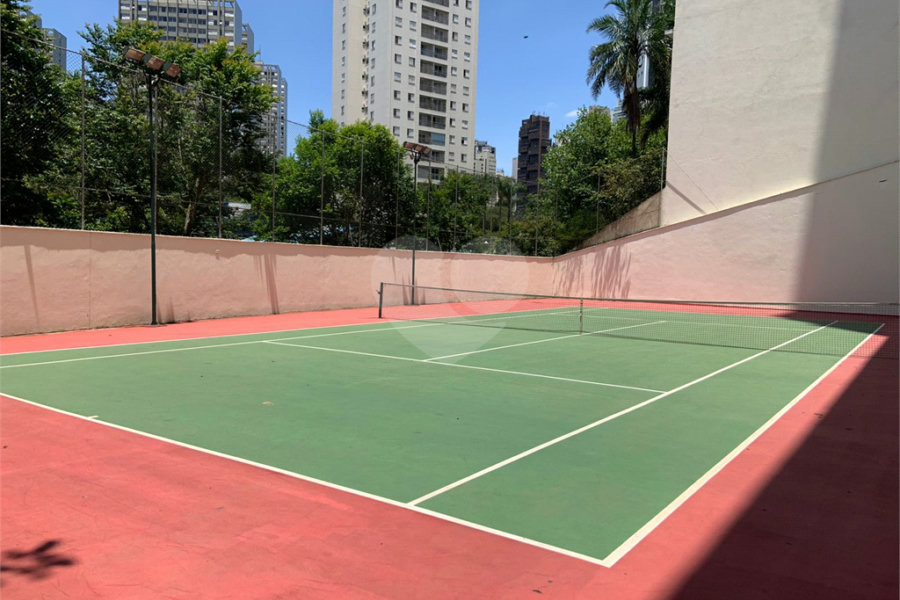 Apartamento à venda ou para alugar com 3 suítes em Morumbi, São Paulo, SP
