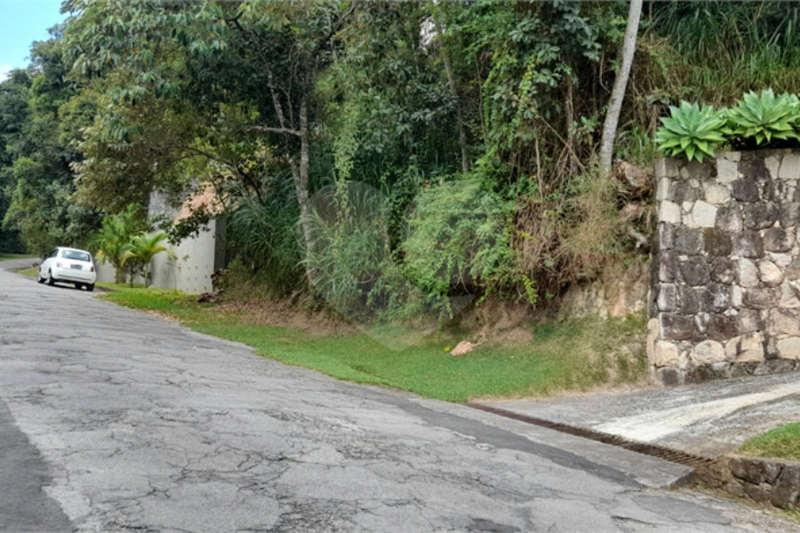 Terreno à venda no condomínio Alpes da Cantareira, Mairiporã - SP