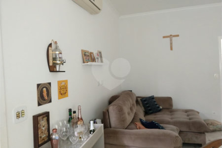 Casa à venda com 3 quartos, sendo 1 suíte, em Jardim Peri, São Paulo, SP