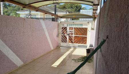 Sobrado à venda com 2 quartos em Tremembé, São Paulo, SP