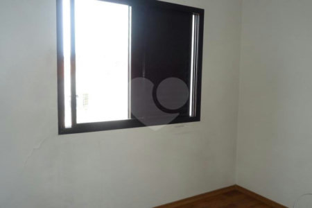 Sobrado à venda com 3 quartos, sendo 1 suíte, em Vila Paulicéia, São Paulo, SP