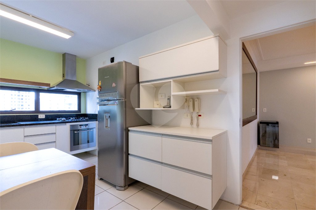 Apartamento à venda com 3 suítes em Vila Nova Conceição, São Paulo, SP