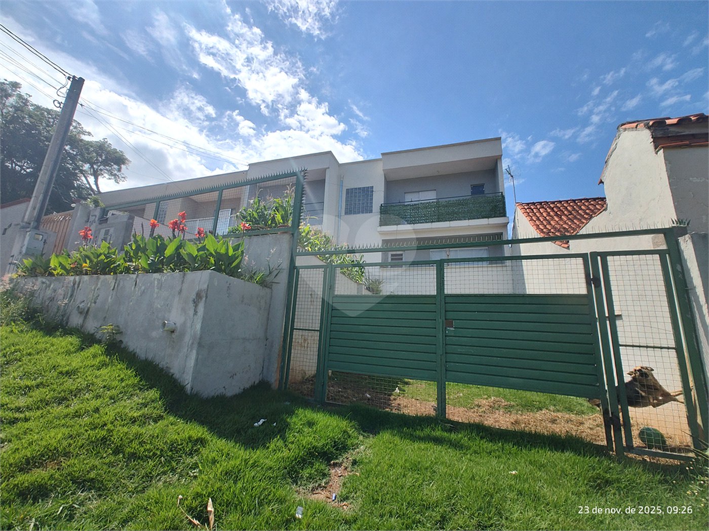 Sobrado à venda com 3 quartos, sendo 1 suíte, em Chácaras Maringá, Atibaia, SP
