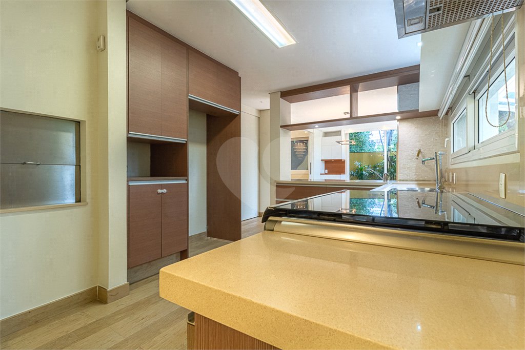 Casa à venda com 4 suítes no condomínio Las Cumbres, São Paulo - SP