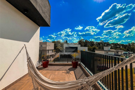 Casa à venda com 4 quartos, sendo 3 suítes,  no condomínio Vintage, Cotia - SP