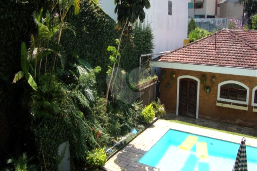 Casa Térrea à venda com 4 quartos, sendo 2 suítes,  em Vila Albertina, São Paulo, SP