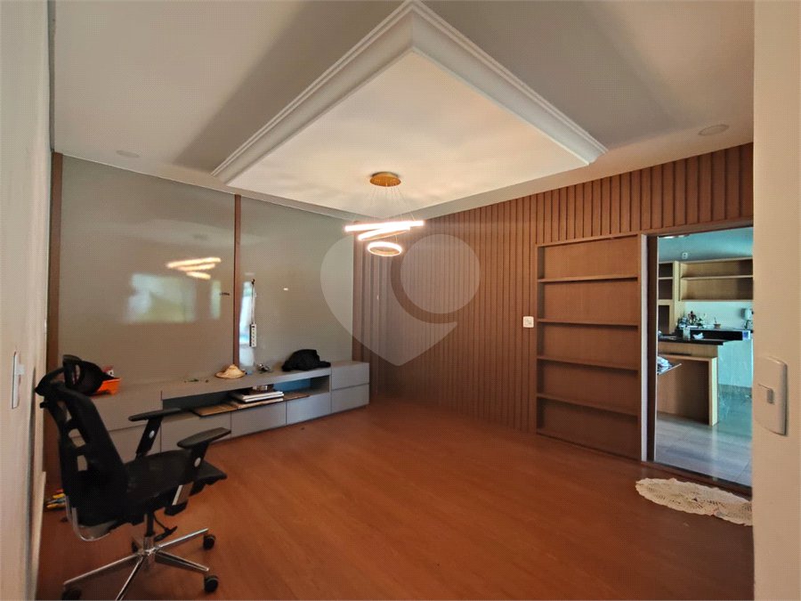 Casa Térrea à venda com 4 quartos, sendo 1 suíte, em Vila Mazzei, Itapetininga, SP
