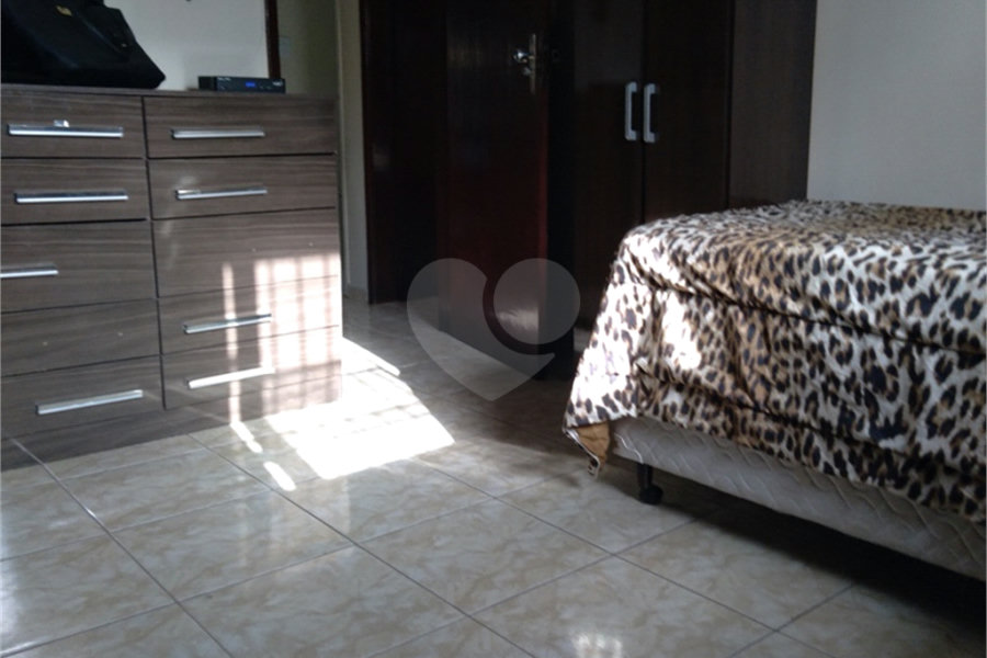 Sobrado à venda com 3 quartos, sendo 1 suíte, em Santa Teresinha, São Paulo, SP