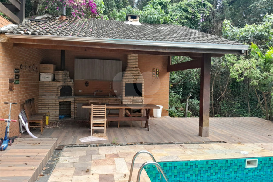 Casa Térrea à venda com 5 quartos, sendo 2 suítes,  em Roseira, Mairiporã, SP