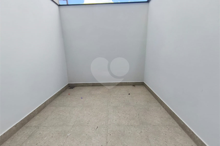 Sobrado à venda com 3 suítes em Parada Inglesa, São Paulo, SP