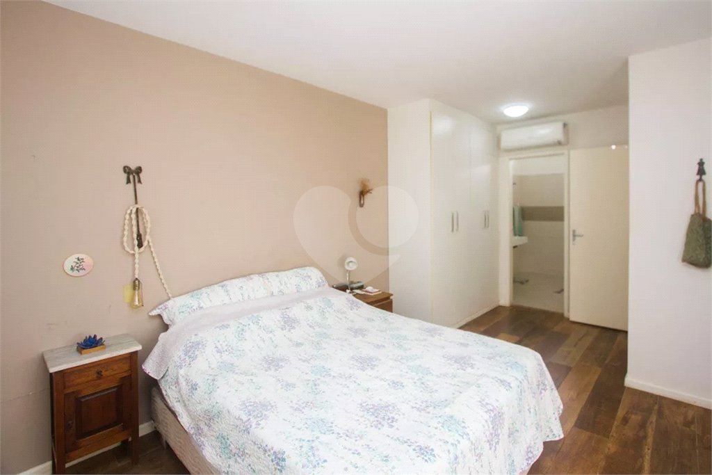 Casa à venda com 4 quartos, sendo 2 suítes, em Chácara Flora, São Paulo, SP