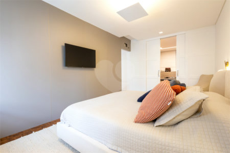 Apartamento à venda com 3 quartos, sendo 1 suíte, em Cerqueira César, São Paulo, SP