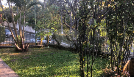 Casa Térrea à venda ou para alugar com 4 quartos, sendo 1 suíte,  em Tremembé, São Paulo, SP